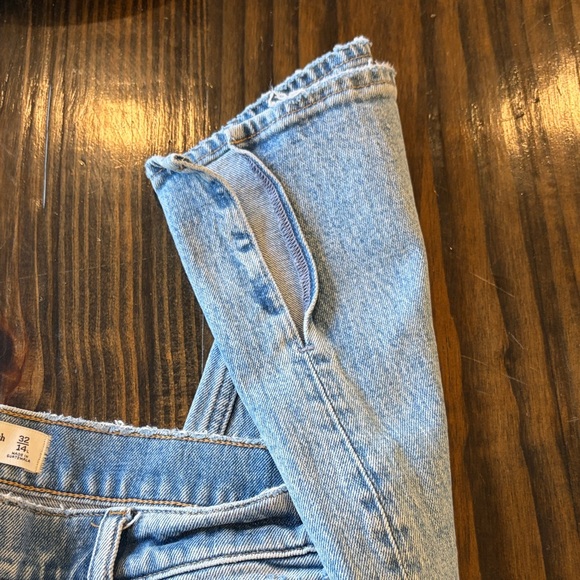 Abercrombie & Fitch light blue 90s Straight high-rise jeans - Picture 4 of 5
